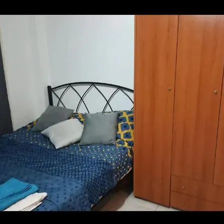 2 Bedroom Heart Of Center Apartment
